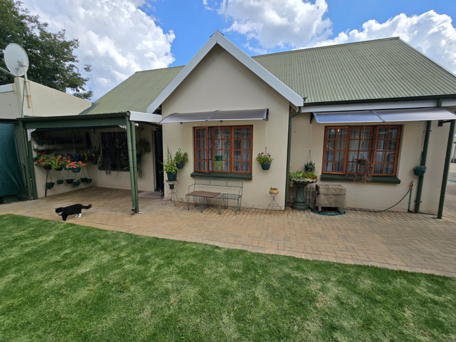 3 Bedroom Property for Sale in Miederpark North West